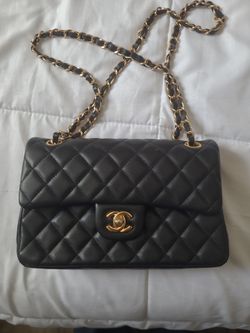 Authentic Chanel Classic Flap Bag Black Quilted Leather Gold Chain ~2020 Excellent Condition