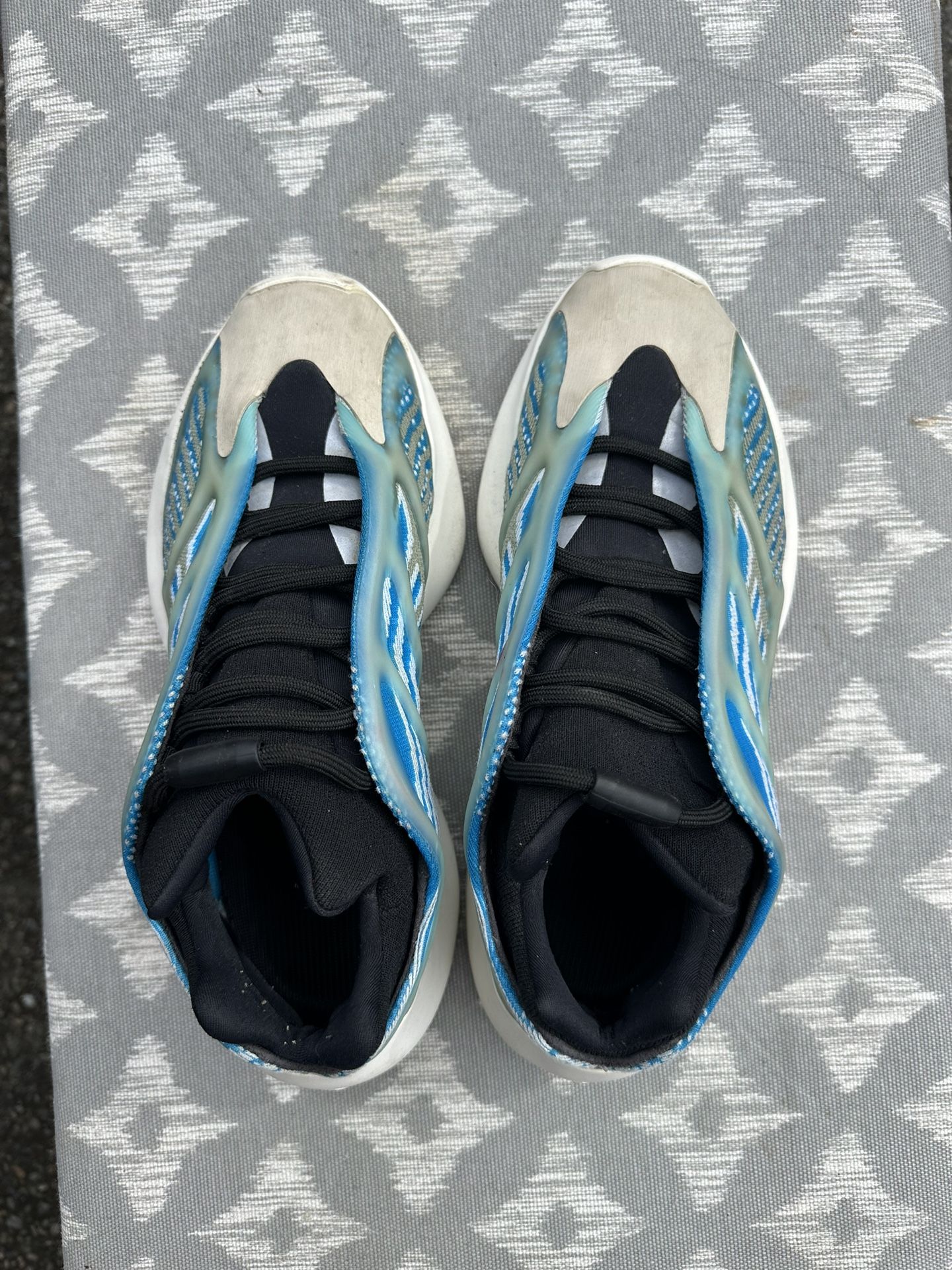 Adidas Yeezy 700 V3 Arzareth