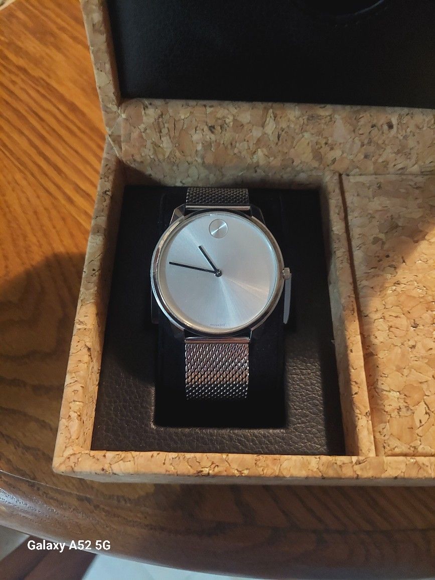 silver stainless steel Movado Bold classic (dead battery)