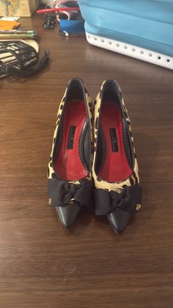Carolina Herrera kitten heels 37