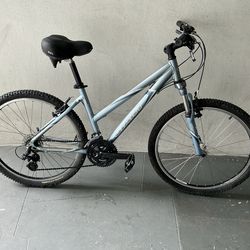 BICYCLE GIANT 24 SPEED SIZE 26 BRAND NEW