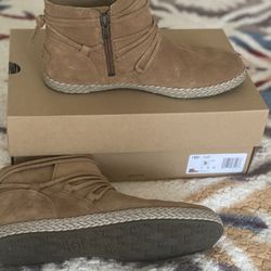 Ugg Woman Size 9 