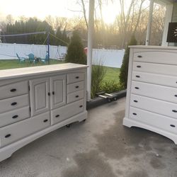 Matching Dresser And Chest Set 