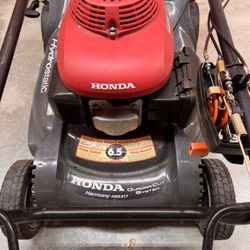 Honda Harmony HRB217 Self-Propelled Lawn Mower