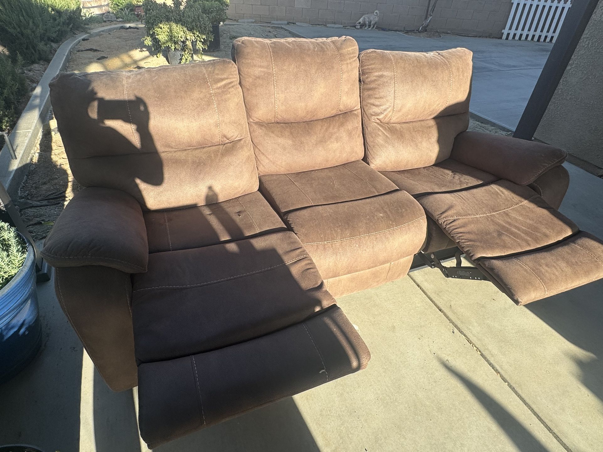 Free Reclining Sofa