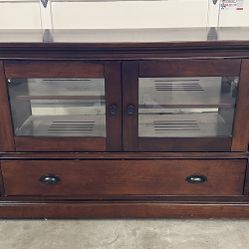 FREE TV CONSOLE