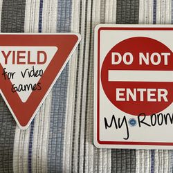 Decorative Signs  for Gamers and Folding Gaming chair