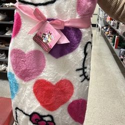 Hello Kitty Heart blanket