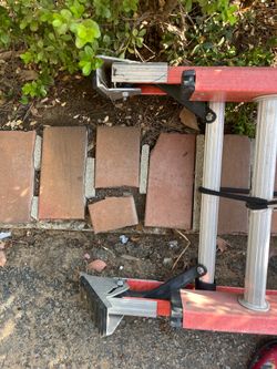 32’ Fiberglass Extension Ladder- Used