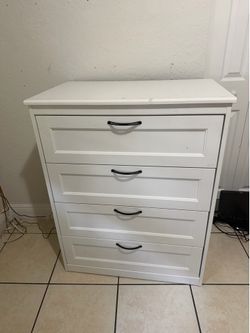 Dresser