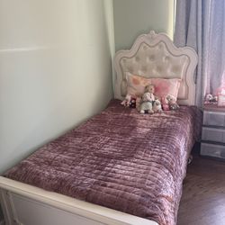 Twin Size Bed With Mattress 