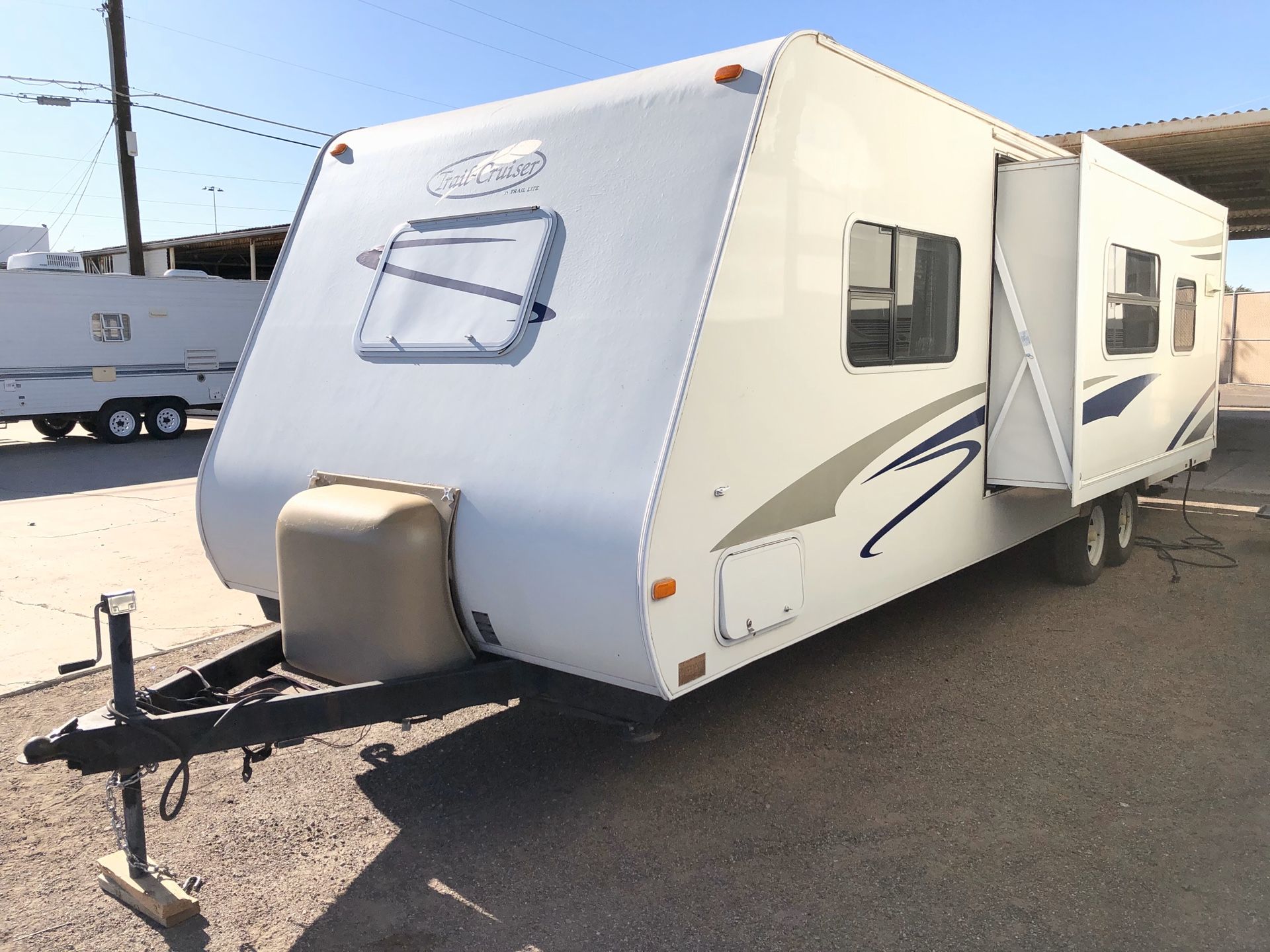 2007 Trail-Cruiser bunkhouse with slide