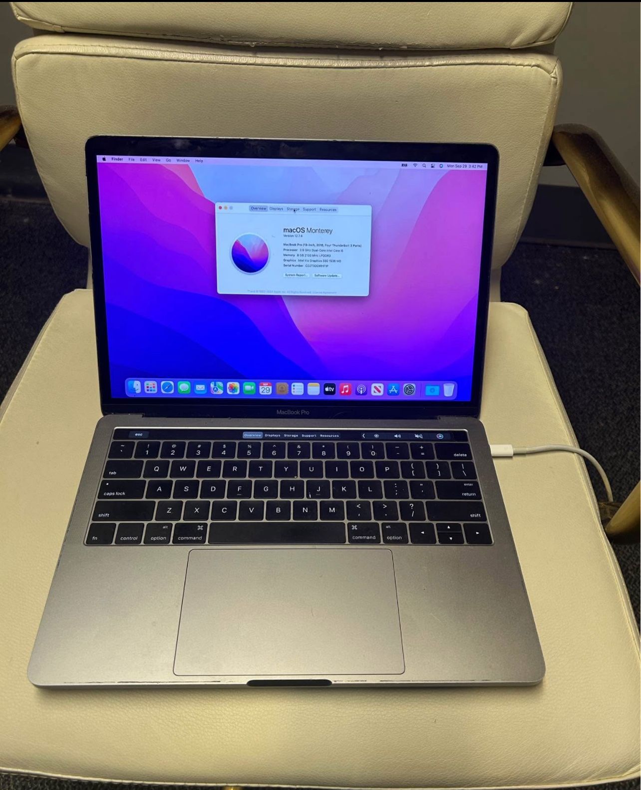 13.3” Apple MacBook Pro Laptop Computer (ready to use)
