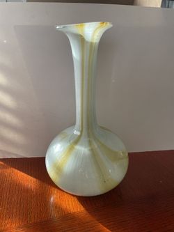 Beautiful Art Yellow And White Swirl Vase With Long Neck