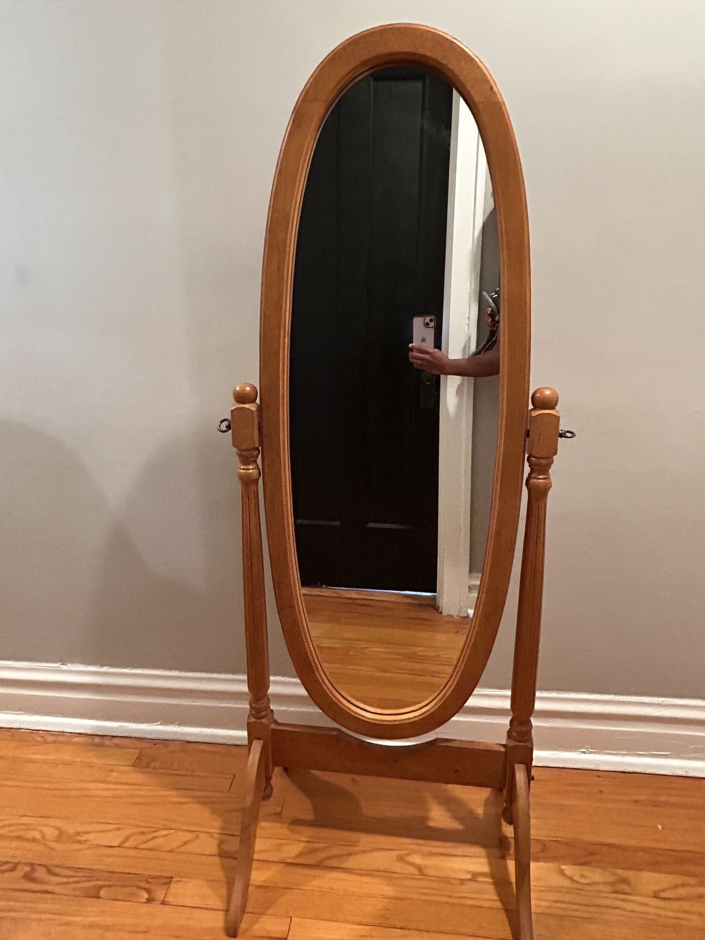 Vintage Full-Length Oval Wood Frame Mirror – 60” Tall – Excellent Condition