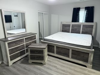 FARMHOUSE STYLE KING SIZE BEDROOM SET $775! QUEEN $725! PRICE INCLUDES DELIVERY!!  Bedroom set includes bed , dresser, nightstand and mirror!!  Solid 