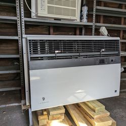 Friedrich Air Conditioner 20,000BTU