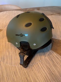 Ski or snowboard helmet