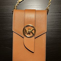 Michael Kors Smartphone Crossbody Bag