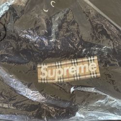 Burberry Supreme