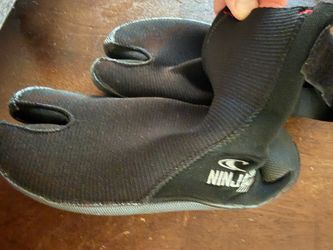 Youth Surf Booties size 6