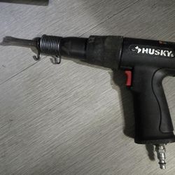 Husky
Vibration Damped Medium Stroke Air Hammer