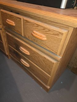 SIDE TABLE DRESSER