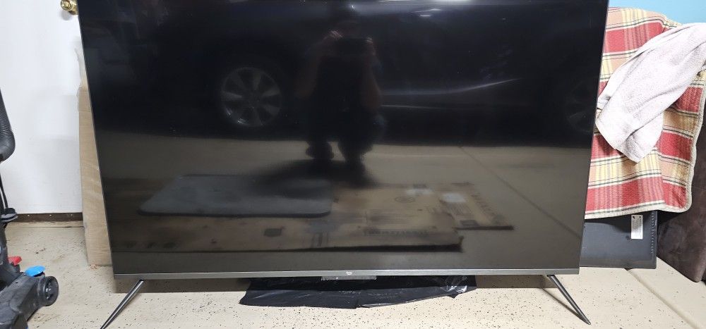 65 Inch Amazon Omni Fire Smart TV NEW without Box LOOK!!!