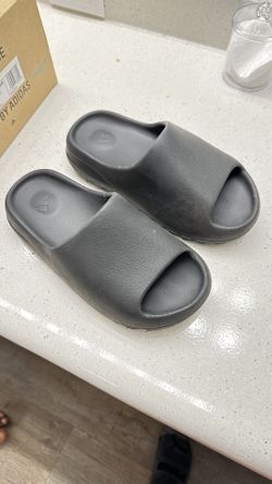 Yeezy Slides 6.5