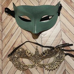 Set Of 2 Masquerade Masks 🩵$5 For BOTH🩵