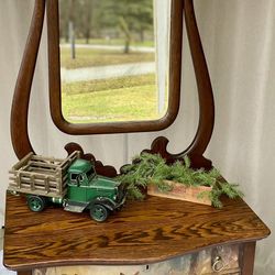 Dresser/entryway Table