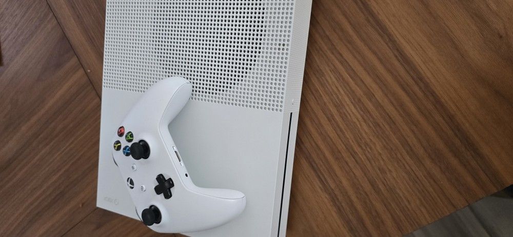 Xbox One S