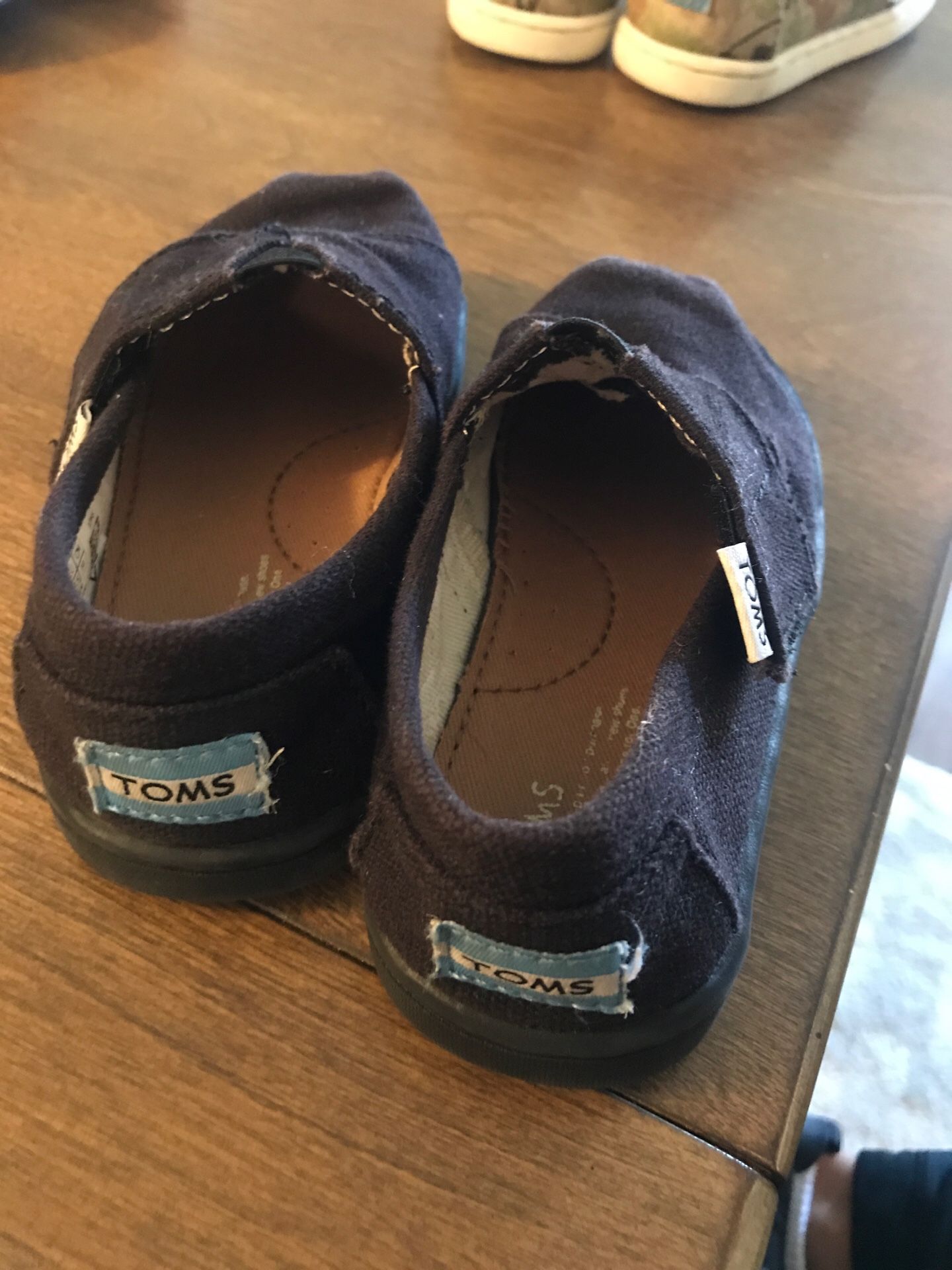 Black Toms size 7 toddler