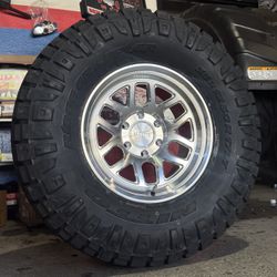 KMC Mesa Forged 17” W/ 35” Nitto Ridge Grappler Wheel Package