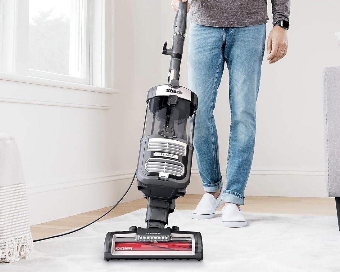 NEW Shark HEPA Vacuum W/ Anti Allergen, Shark Navigator Lift Away Upright Vacuum, PowerFins HairPro Self-Cleaning Brushroll (Renewed) !