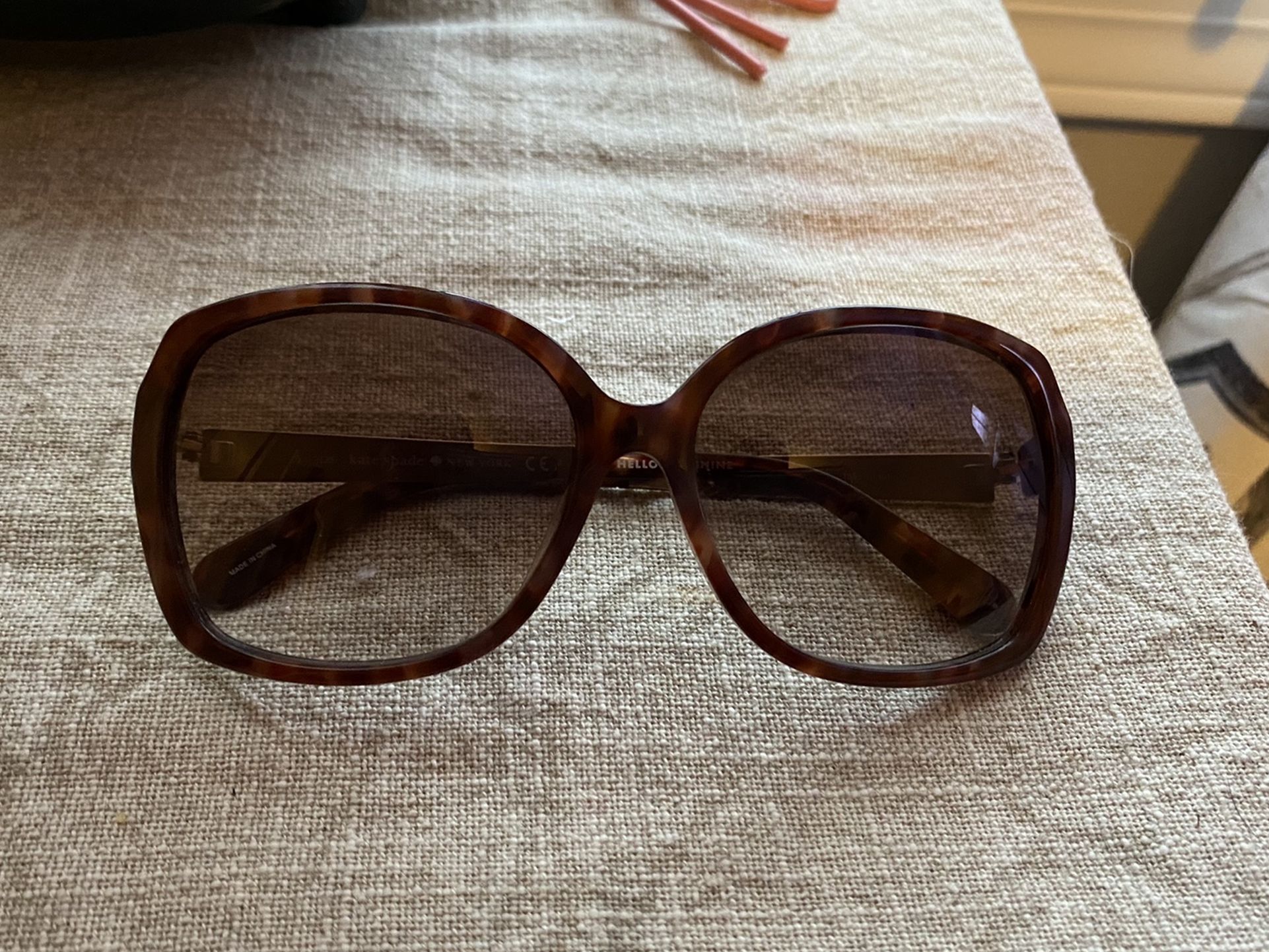 Beautiful, like new, Kate Spade sunglasses