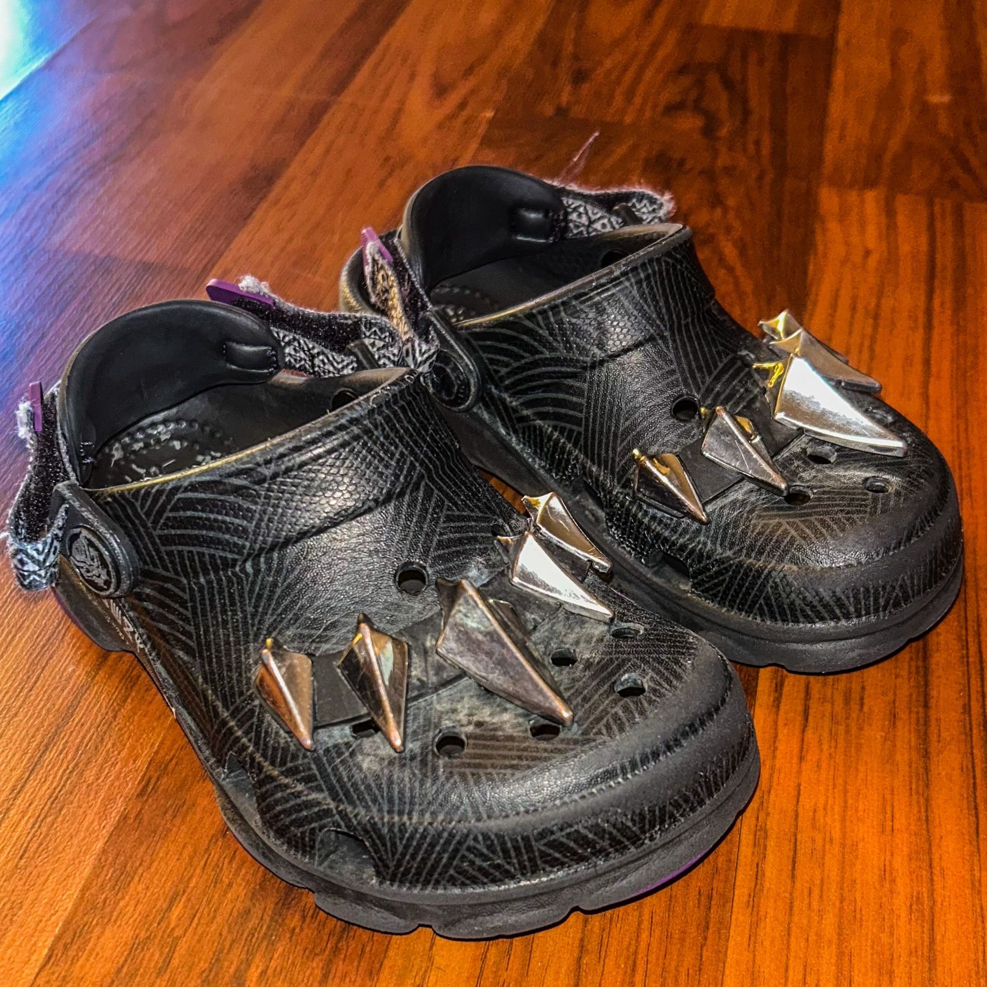 Crocs Classic All Terrain Marvel Black Panther Youth Clogs Size 11