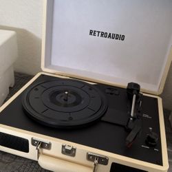 RetroAudio Portable Suitcase Record Player – Brand New