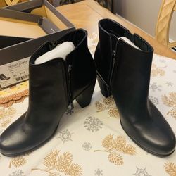 NEW in box-ECCO Touch 75B Leather low-cut double zip black boots 9-9.5 size 40.
