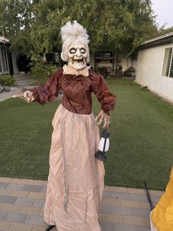 Halloween Creepy Old Lady Animatronic 