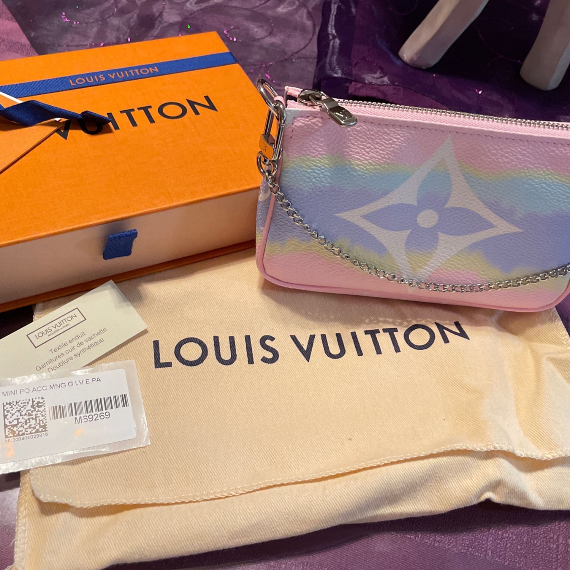 Louis Vuitton Escale Mini Pochette Accessoires for Sale in San Diego, CA -  OfferUp