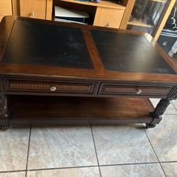 Center Table Wood / Mesa De Centro De Madera 