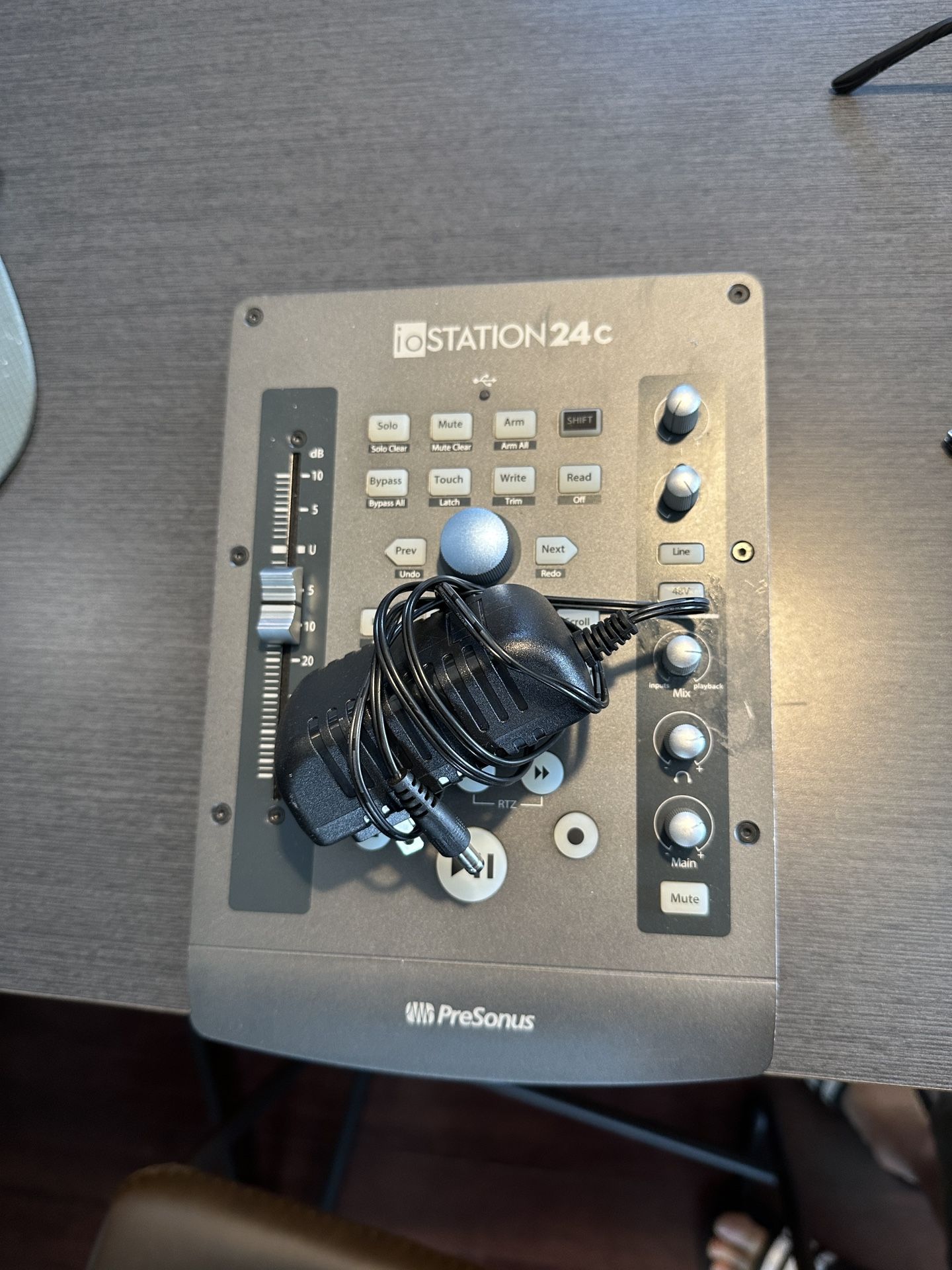 Presonus IO Station 24C