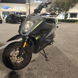 2022 Kymco Super 8