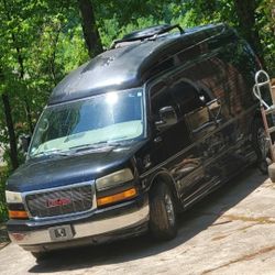 gmc savana 9 seat (Rare Find For Sale) 7.3 Liter
