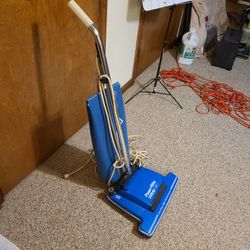 Wide Lite 6.8 Amp Commercial, Heavy Duty Vacuum 