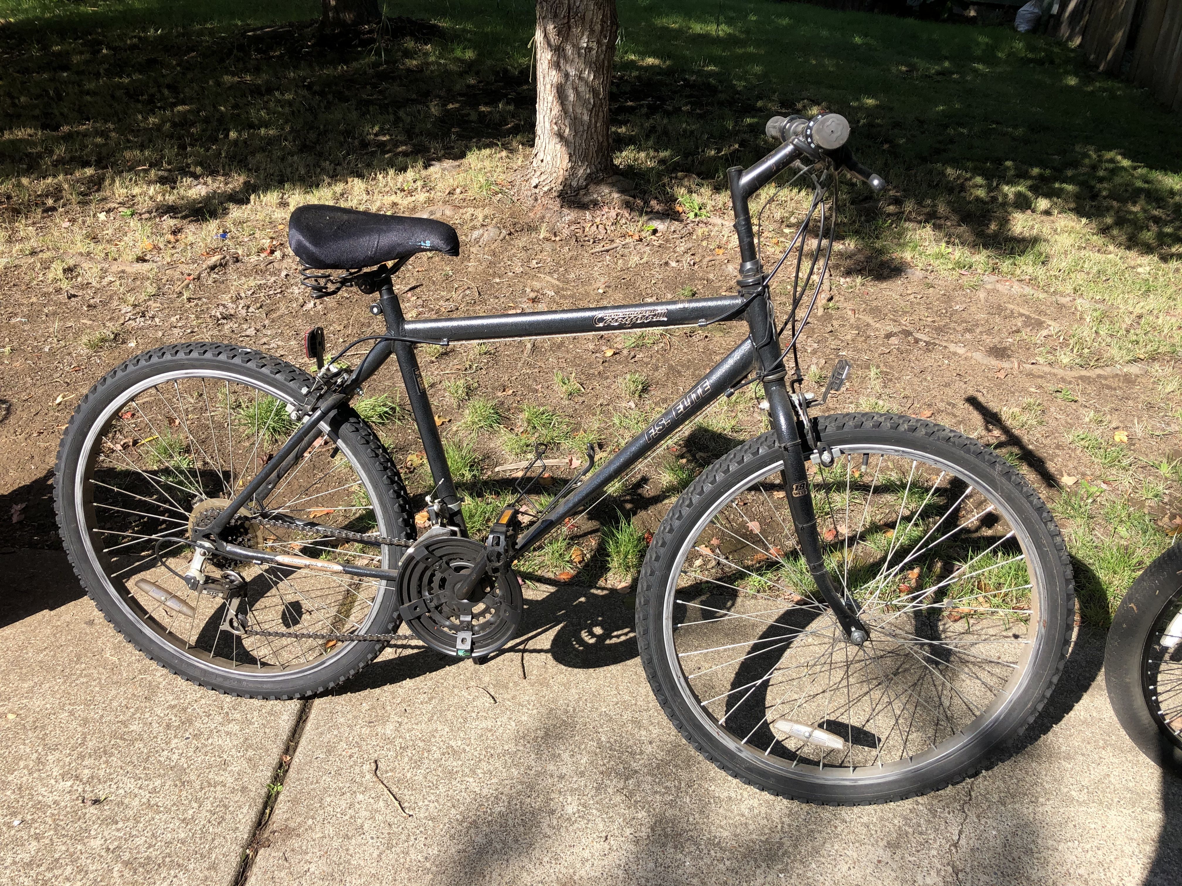 F.S. Elite Black River Canyon III 18 speed bike bicycle