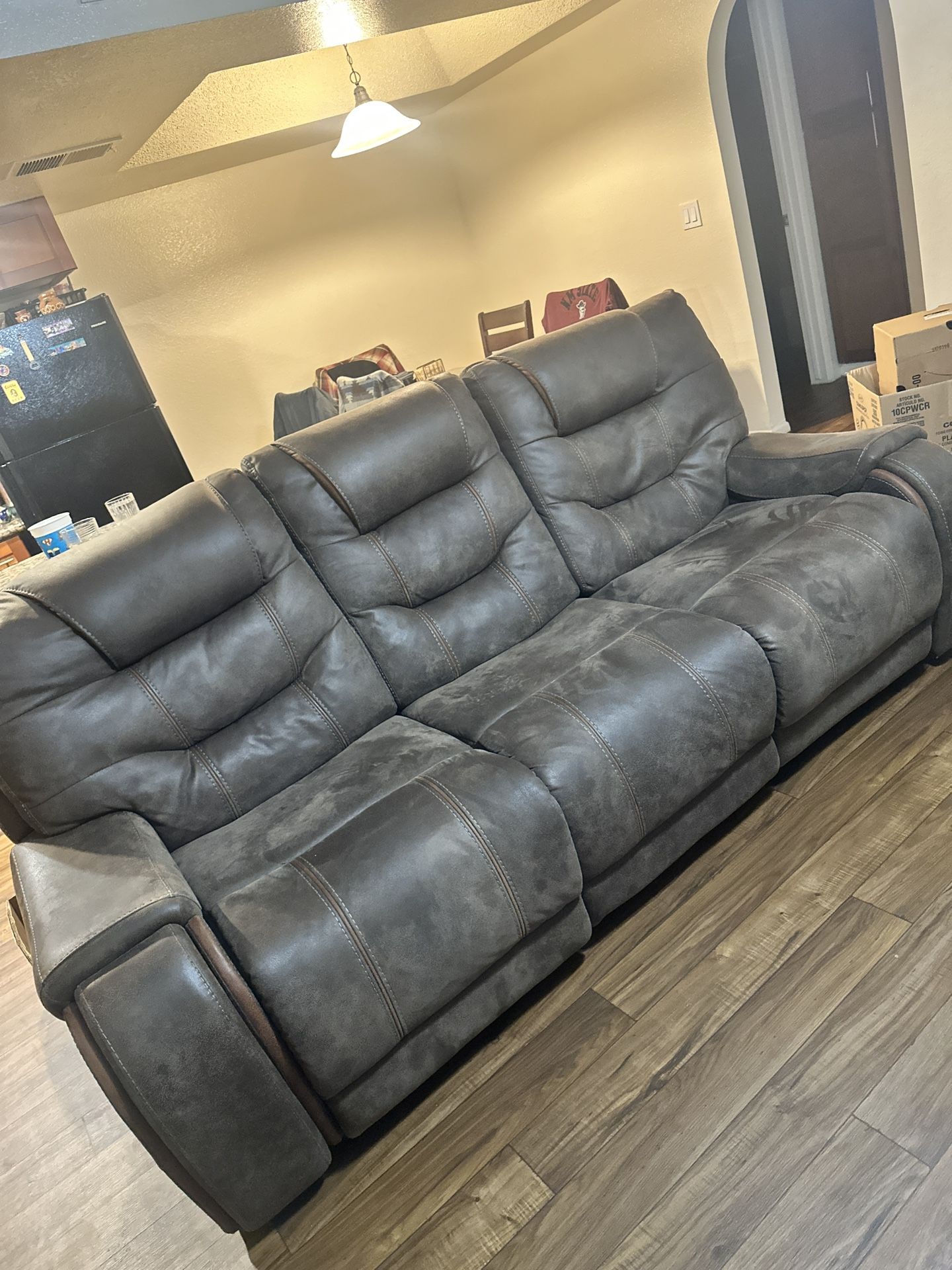 🚨 Sofa & Love Seat