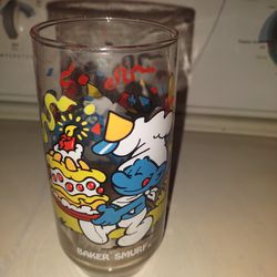 Vintage 1980's Smurf Baker Smurf Drinking Glass Peyo Wallace Berrie Collectable 