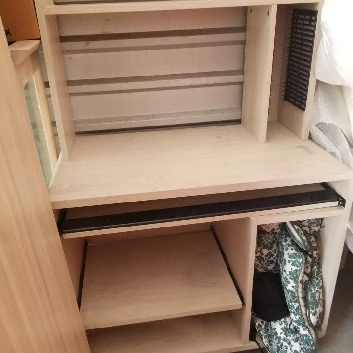 LIKE NEW-WOODEN MULTIMEDIA/STUDIO WORKSTATION/GAMING/RECORDING/HOME OFFICE/ COMPUTER/WRITING DESK